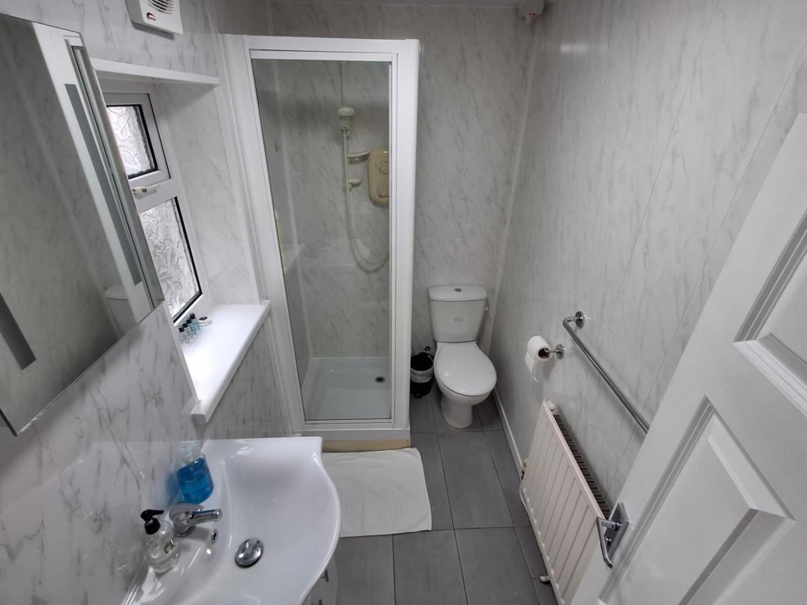 Inn By The Sea, Portsmouth - En Suite Rooms With Sea View Possible, Parking Ev 22Kw Exterior photo