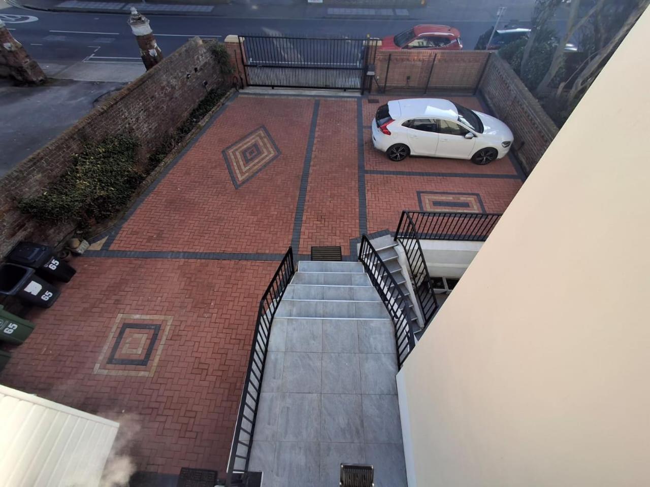 Inn By The Sea, Portsmouth - En Suite Rooms With Sea View Possible, Parking Ev 22Kw Exterior photo