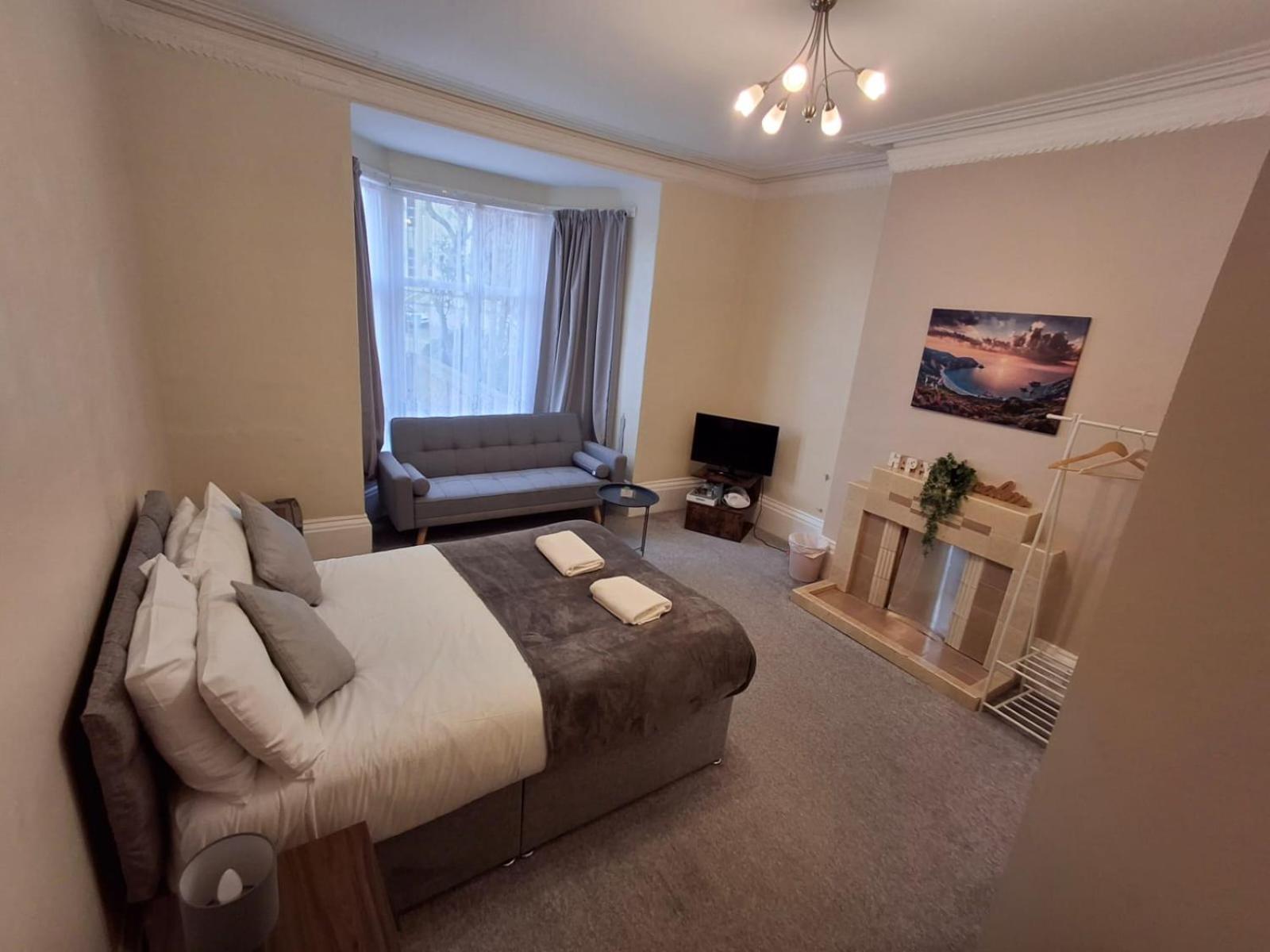 Inn By The Sea, Portsmouth - En Suite Rooms With Sea View Possible, Parking Ev 22Kw Exterior photo