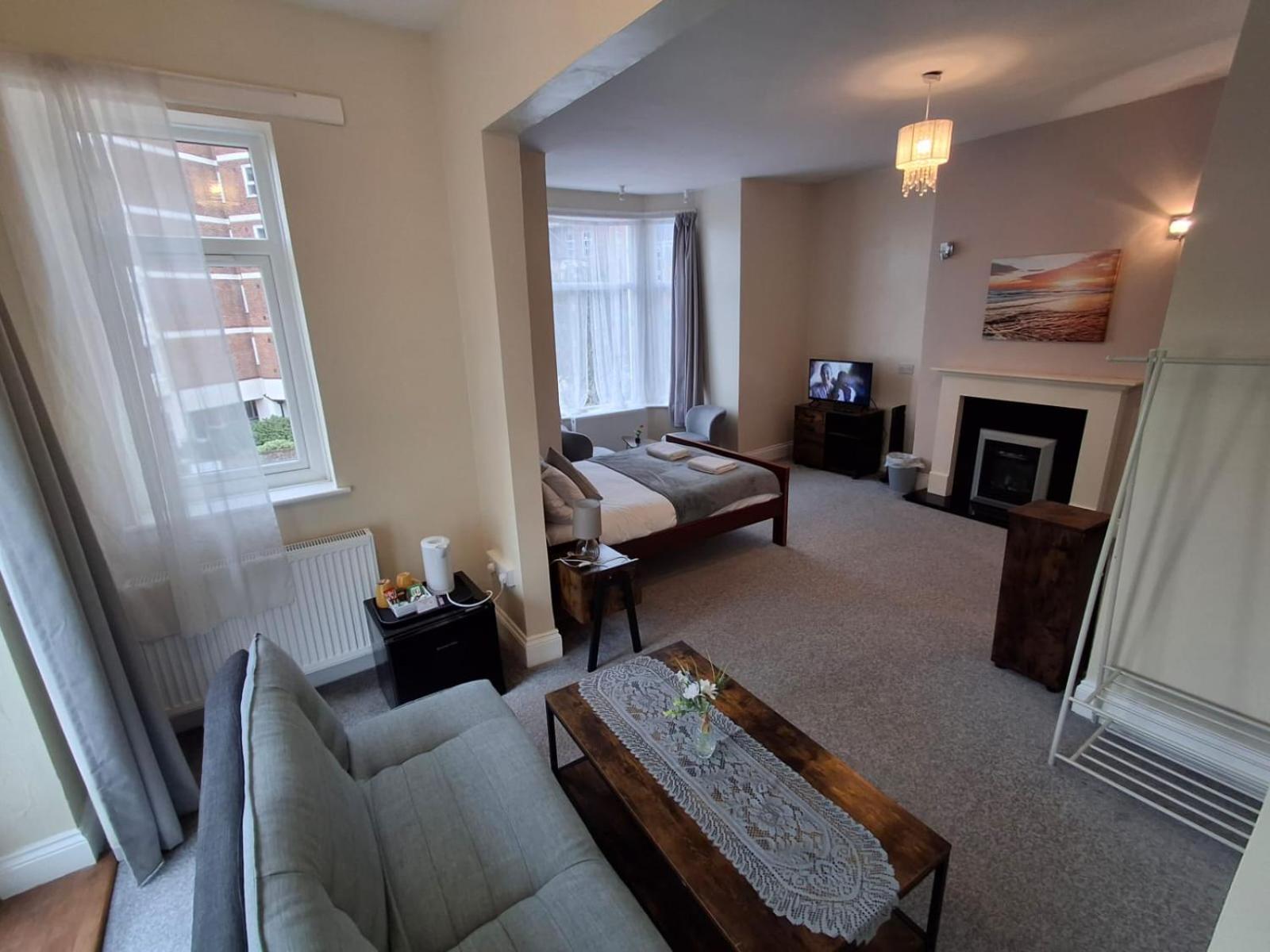 Inn By The Sea, Portsmouth - En Suite Rooms With Sea View Possible, Parking Ev 22Kw Exterior photo